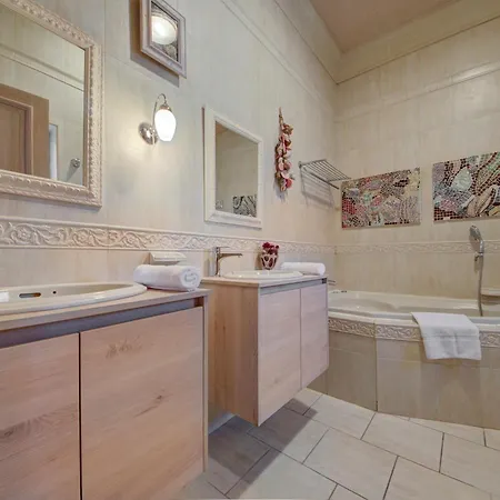 Boutique 5 Bedroom - Private Pool&outside Dinning *