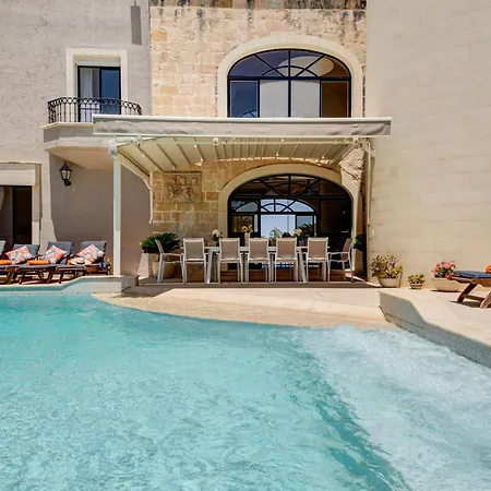 Boutique 5 Bedroom - Private Pool&outside Dinning Villa Is-Swieqi